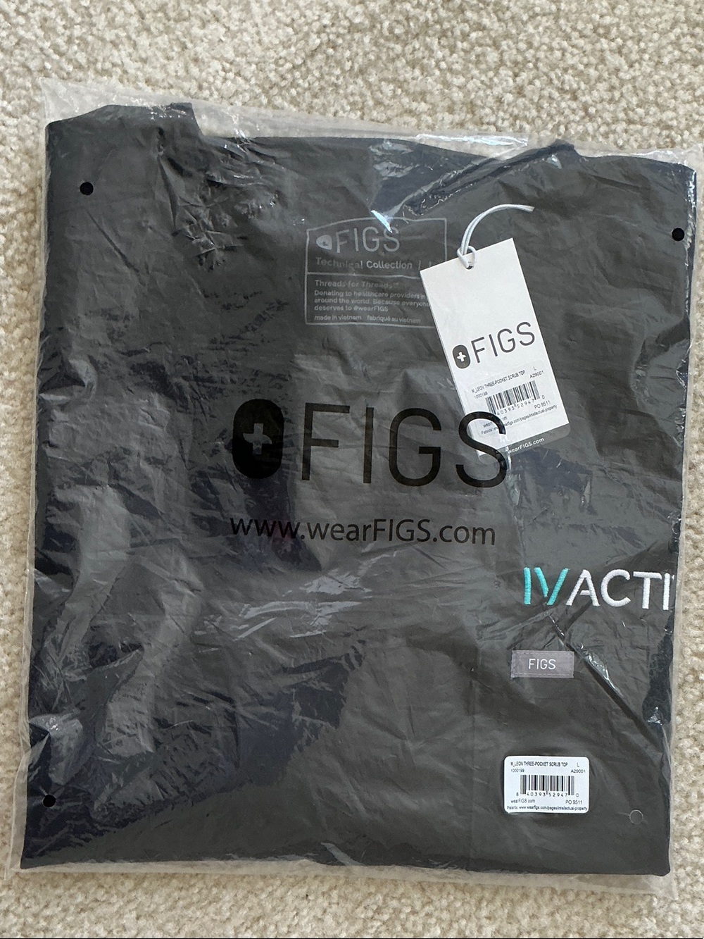 NWT! Mens Figs scrub top